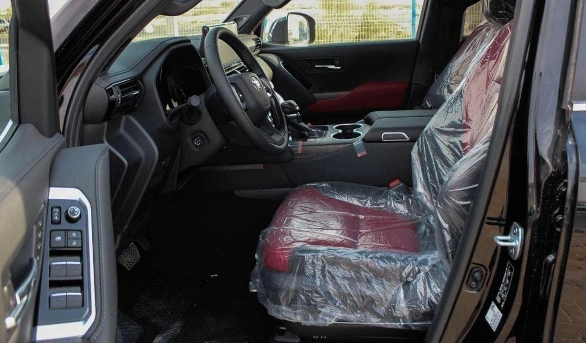 Toyota Land Cruiser LAND CRUISER VXR 3.5L PETROL 2024-15-15