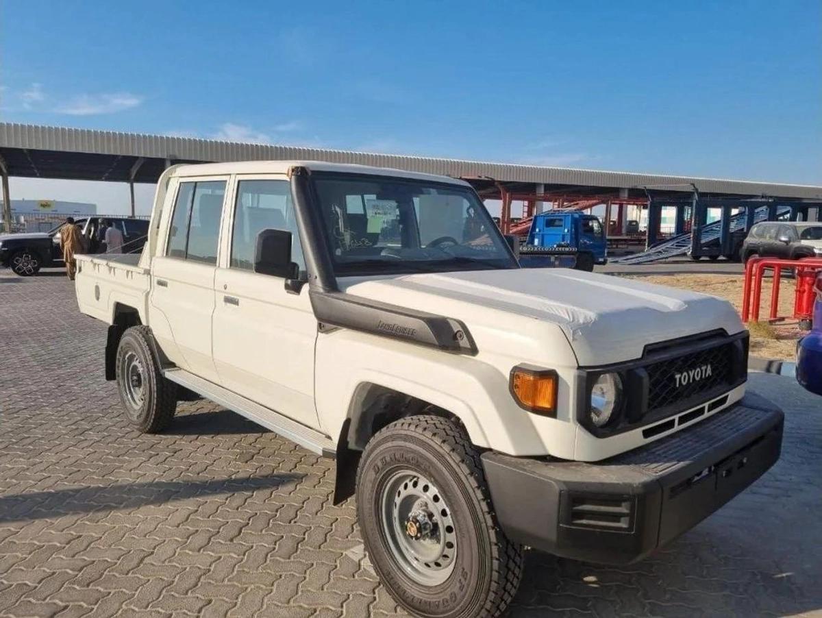 Toyota Land Cruiser Pick Up 6 CYLINDERS MANUAL AVAILABLE DIESEL AND PETROL-0-0