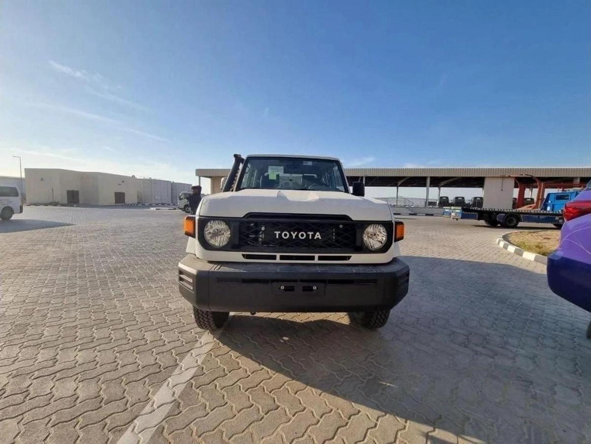 Toyota Land Cruiser Pick Up 6 CYLINDERS MANUAL AVAILABLE DIESEL AND PETROL-3-3