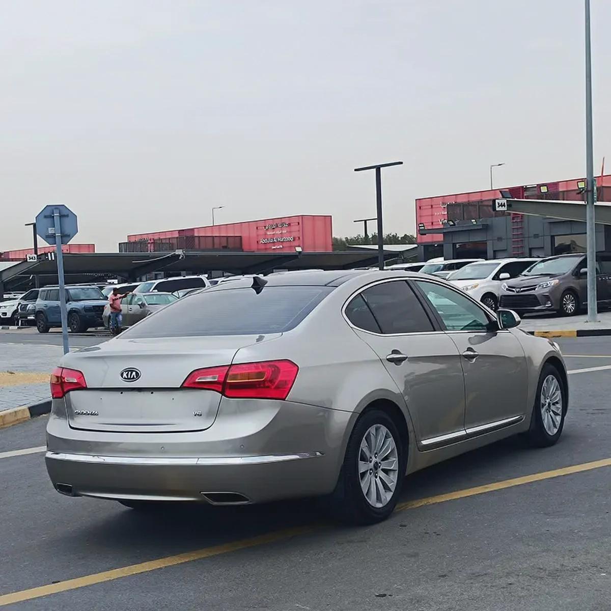 Kia Cadenza Lambda 2011 - GCC Specs - Reliable Sedan-4-4