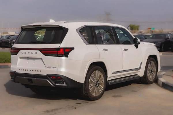 2025 Lexus LX 700h Signature - GCC Specs - Brand New