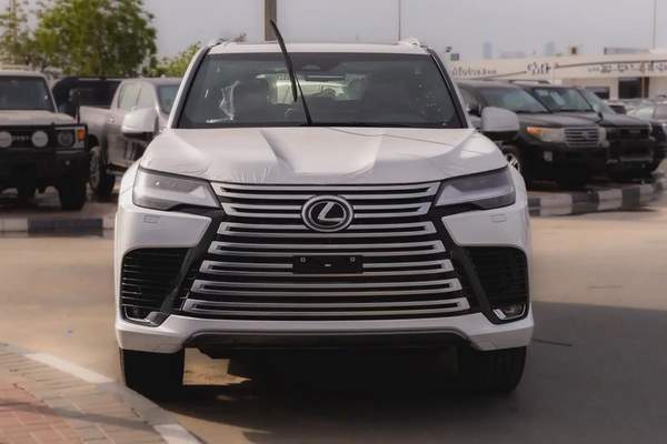 2025 Lexus LX 700h Signature - GCC Specs - Brand New
