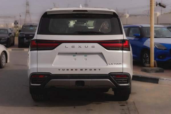 2025 Lexus LX 700h Signature - GCC Specs - Brand New