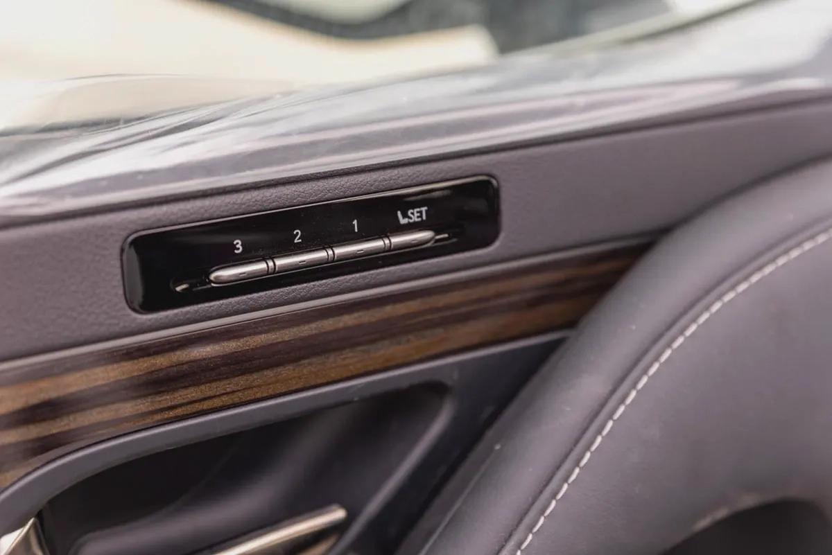 2025 Lexus LX 700h Signature - GCC Specs - Brand New-7-7