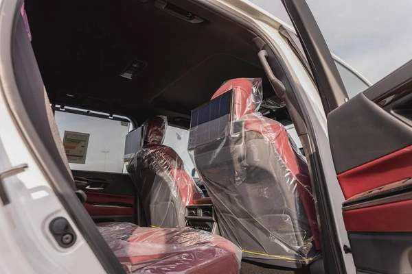 2025 Lexus LX 700h Signature - GCC Specs - Brand New