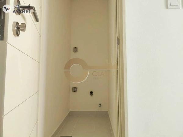 3BR| Ample Storage |Roof Access | Under Warranty