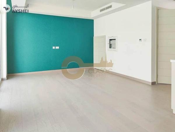 3BR| Ample Storage |Roof Access | Under Warranty