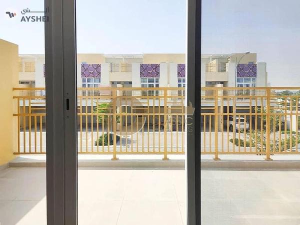 3BR| Ample Storage |Roof Access | Under Warranty