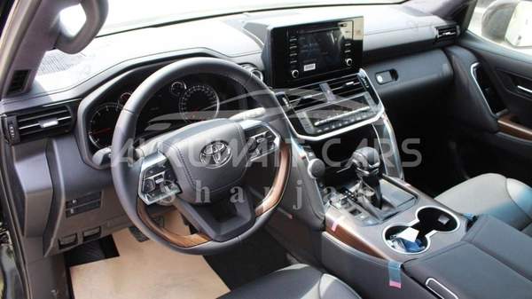 Toyota Land Cruiser LC300 GXR 4.0P AT MY2025 – BLACK