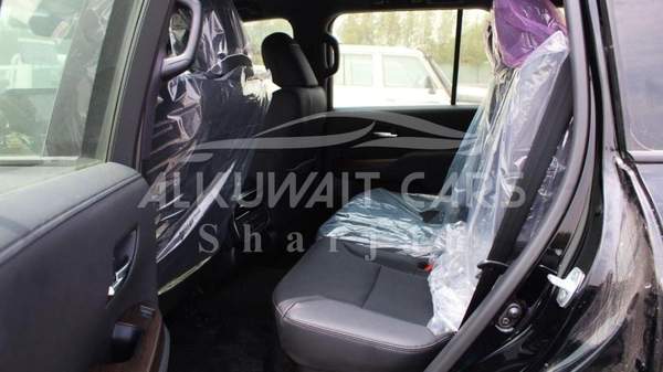 Toyota Land Cruiser LC300 GXR 4.0P AT MY2025 – BLACK