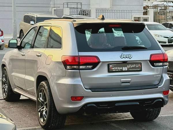 Jeep SRT, 2015 GCC, fully loaded, in very good condition.