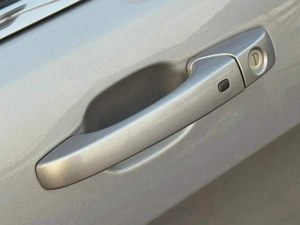 Jeep SRT, 2015 GCC, fully loaded, in very good condition.