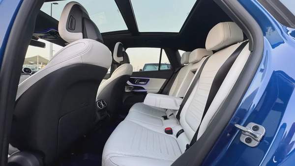2023 Mercedes-Benz GLC 300 4MATIC - American Specs - GCC Stock