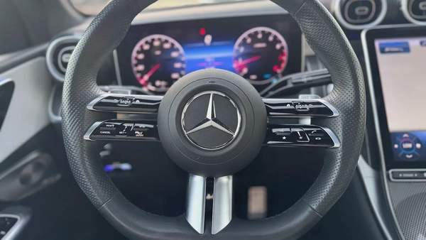 2023 Mercedes-Benz GLC 300 4MATIC - American Specs - GCC Stock