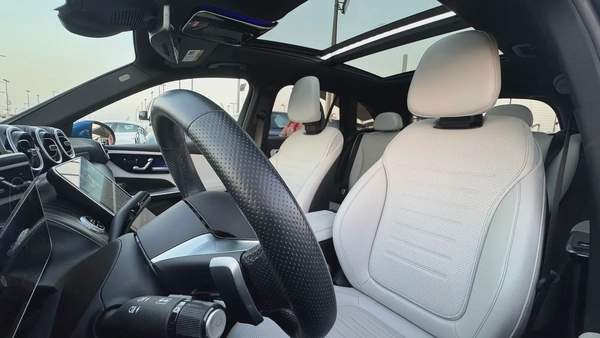 2023 Mercedes-Benz GLC 300 4MATIC - American Specs - GCC Stock