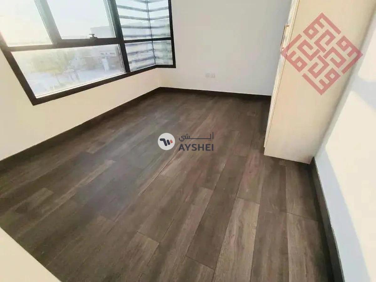 Spacious 4 Bedroom Villa| Private Garden| Villa Community-12-12