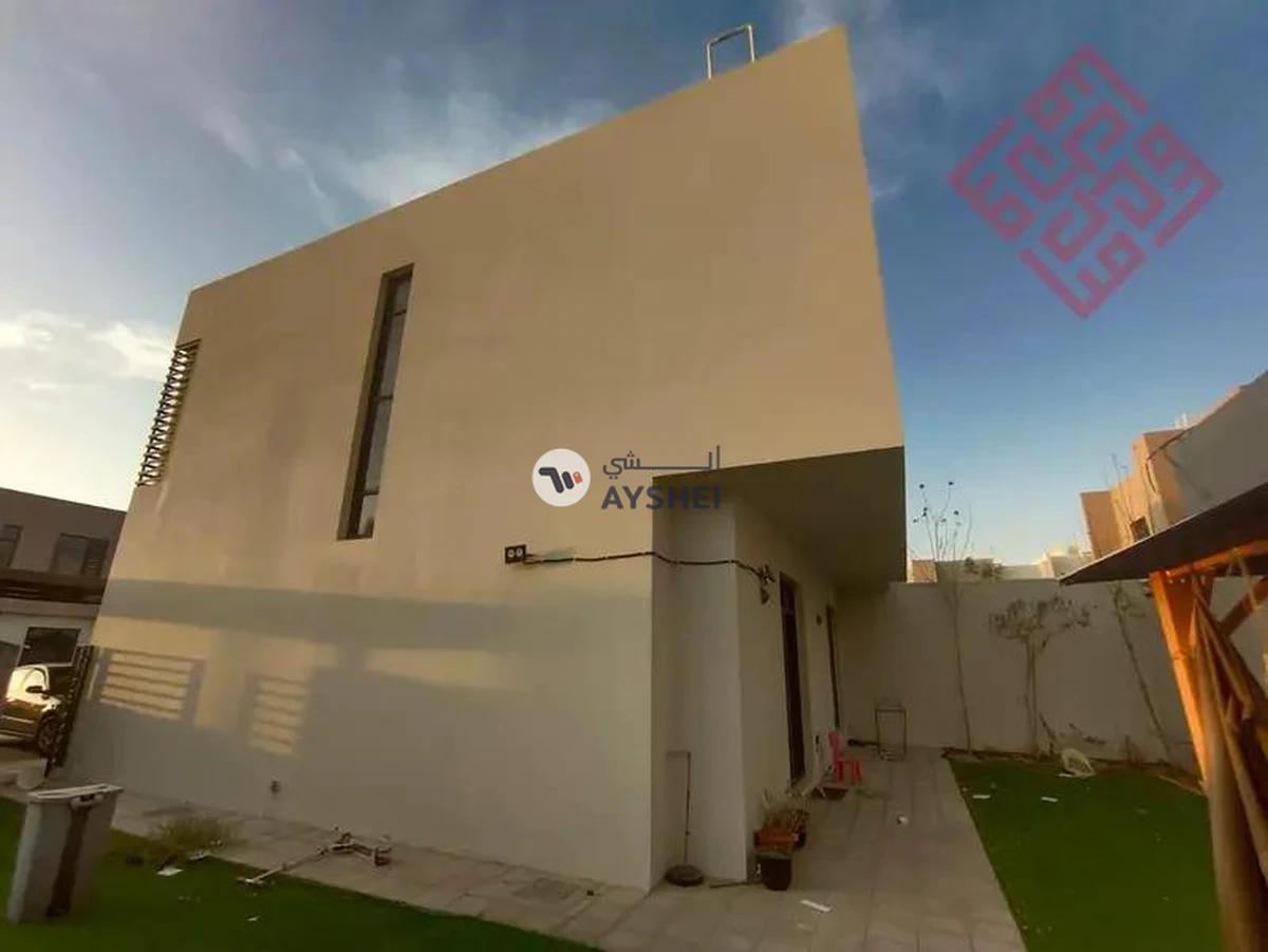 Spacious 4 Bedroom Villa| Private Garden| Villa Community-0-landscape