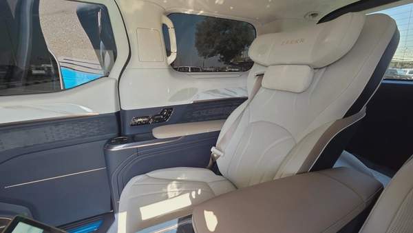 ZEEKR 009 Glory Edition