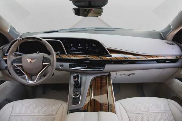 CADILLAC ESCALADE - ESV 4WD - PREMIUM LUXURY - 2023 - FULLY LOADED - AMZING CONDITION