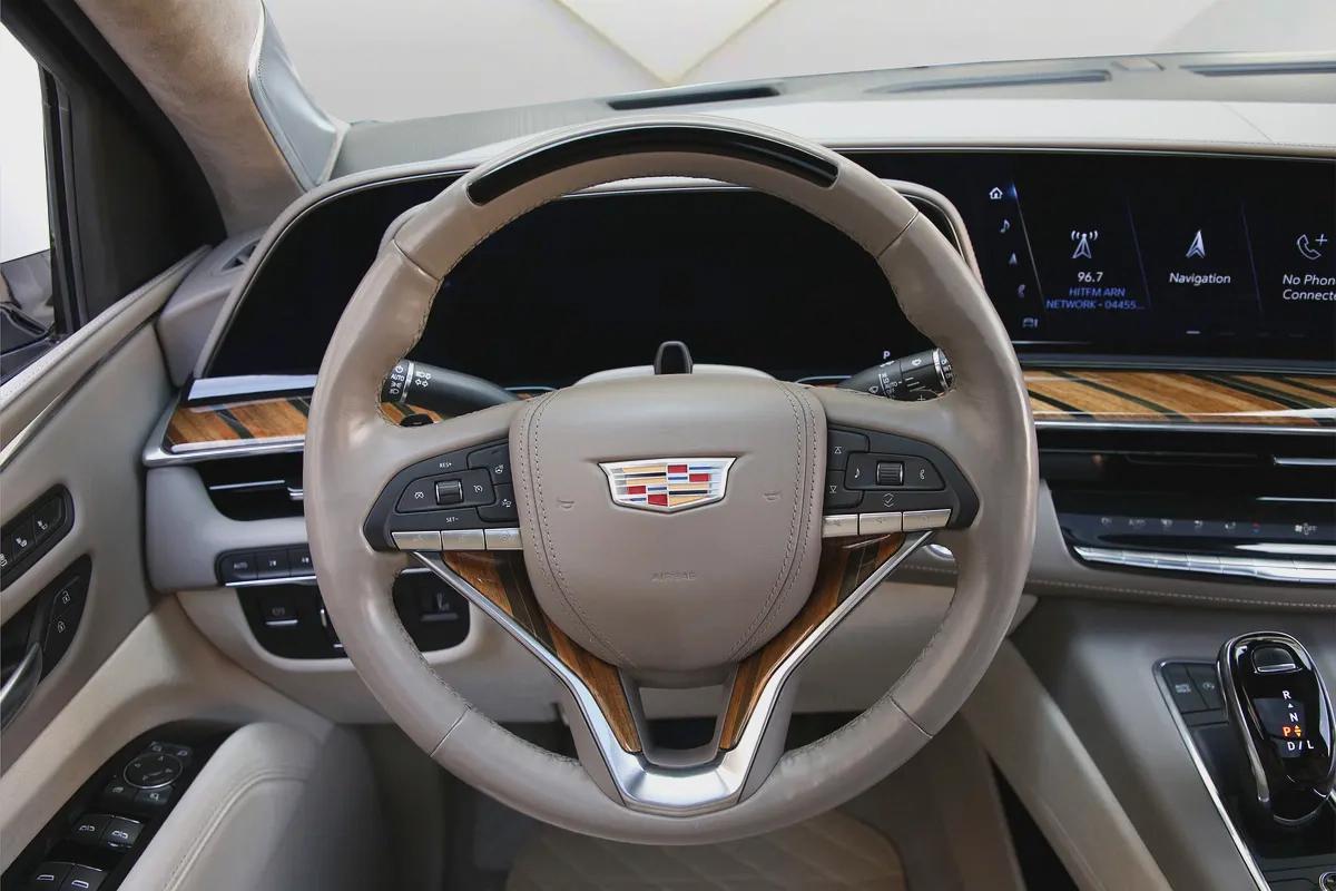 CADILLAC ESCALADE - ESV 4WD - PREMIUM LUXURY - 2023 - FULLY LOADED - AMZING CONDITION-12-12