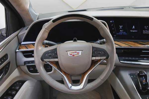 CADILLAC ESCALADE - ESV 4WD - PREMIUM LUXURY - 2023 - FULLY LOADED - AMZING CONDITION