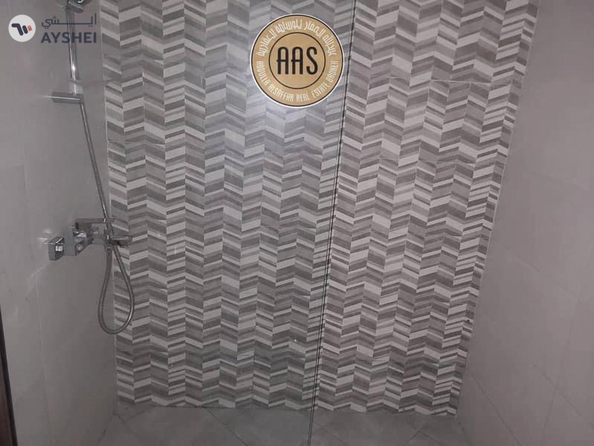 Luxury store room 3bhk 3bathrooms in 130k balcony wardrobes 1parking free-17-17