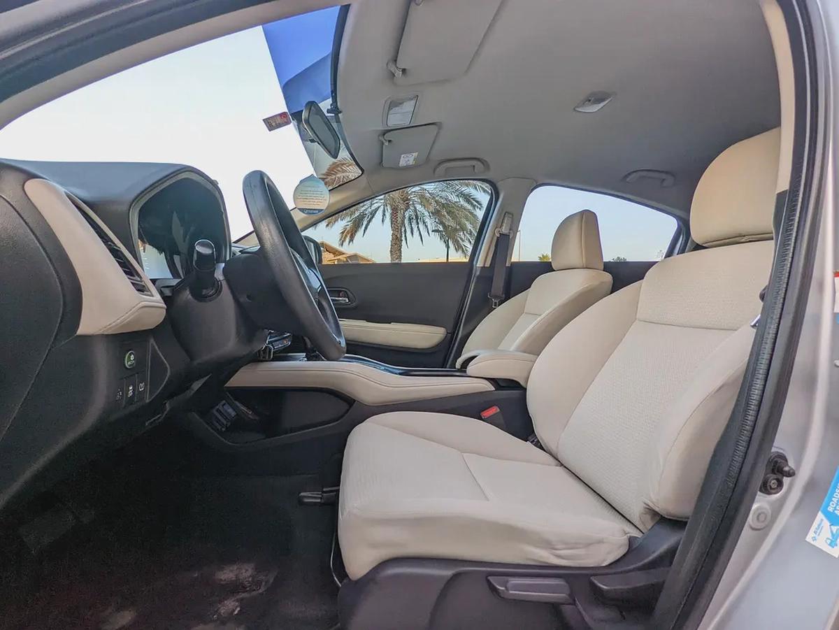 Honda HRV 2019 GCC MID Option With Navigation Premium Condition Car With Low KM-6-6