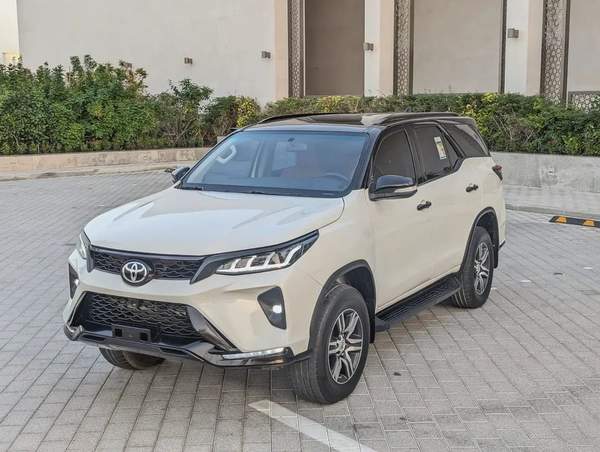 TOYOTA FORTUNER 2017 FACELIFTED 2025 GCC V4 2.7L IN PERFECT CONDITION