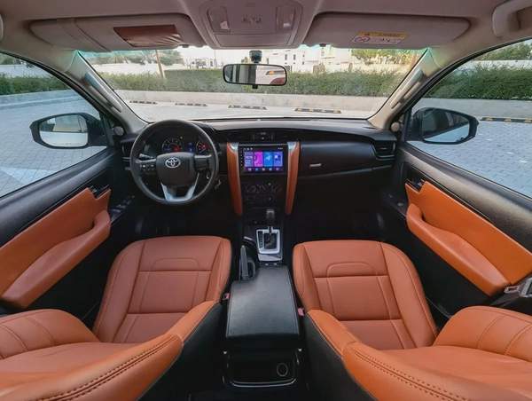 TOYOTA FORTUNER 2017 FACELIFTED 2025 GCC V4 2.7L IN PERFECT CONDITION