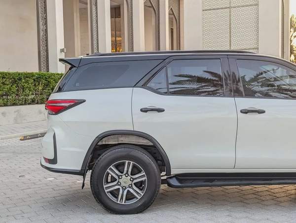 TOYOTA FORTUNER 2017 FACELIFTED 2025 GCC V4 2.7L IN PERFECT CONDITION