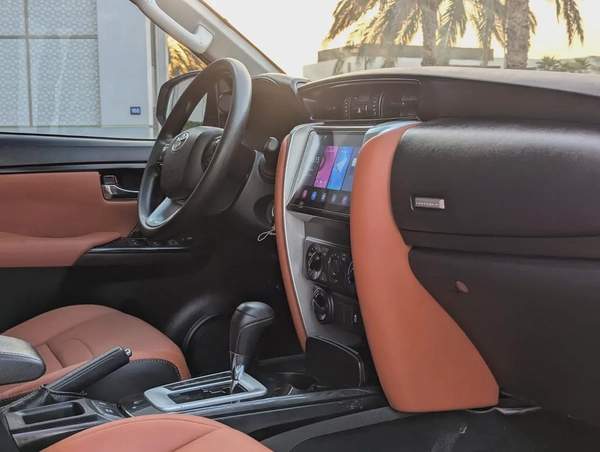 TOYOTA FORTUNER 2017 FACELIFTED 2025 GCC V4 2.7L IN PERFECT CONDITION