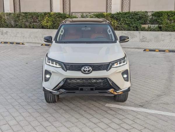 TOYOTA FORTUNER 2017 FACELIFTED 2025 GCC V4 2.7L IN PERFECT CONDITION