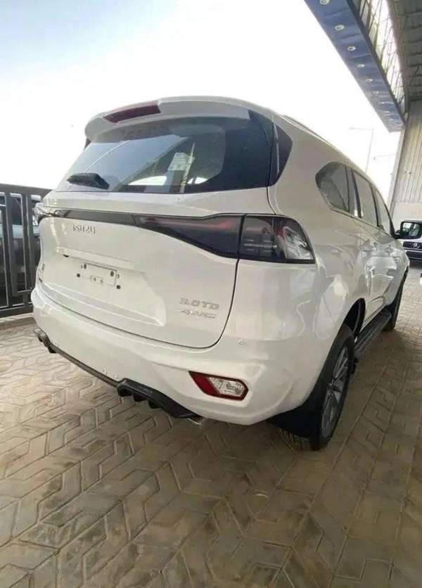 Isuzu MU X NEW ISUZU MU-X Turbo Diesel 3.0 — Full Option