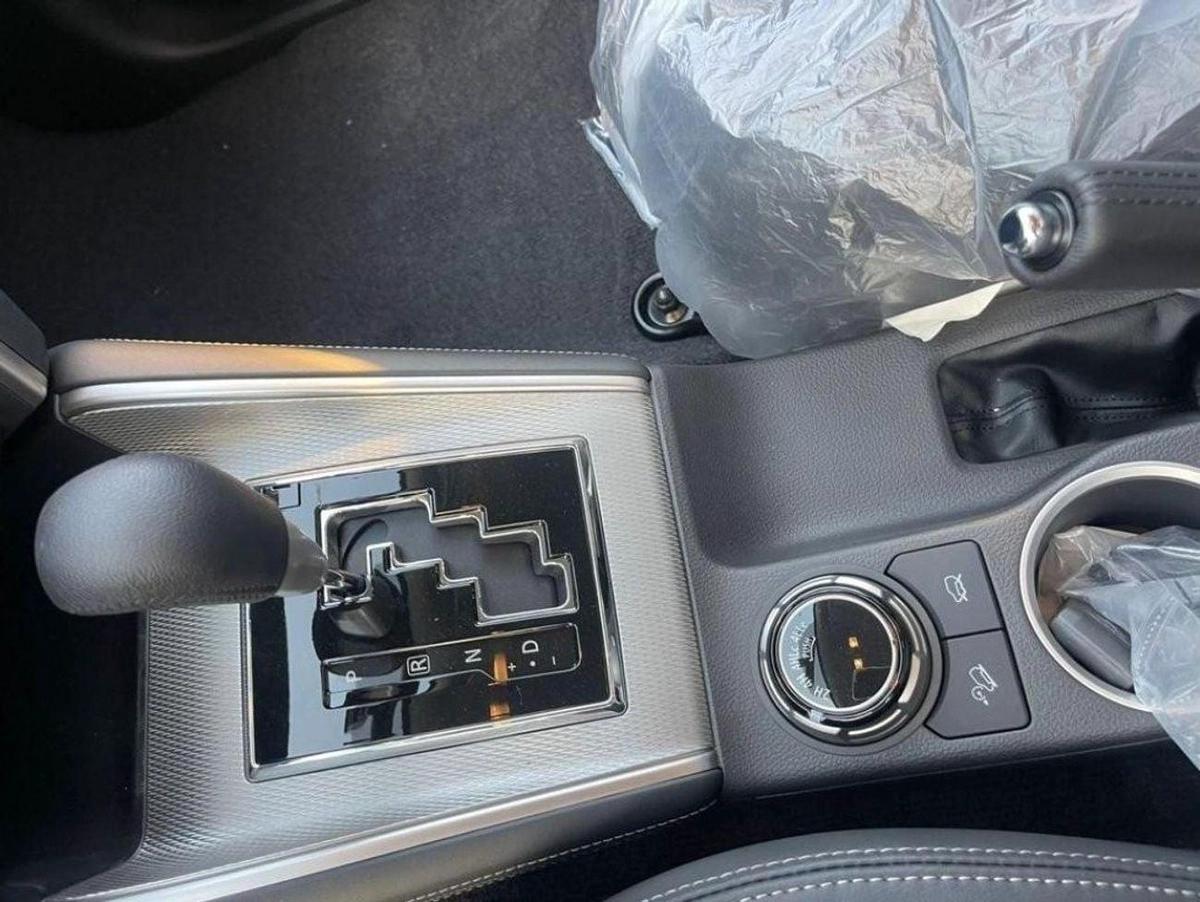 Mitsubishi L200 sportero deseil 4x4 full option automatic-6-6