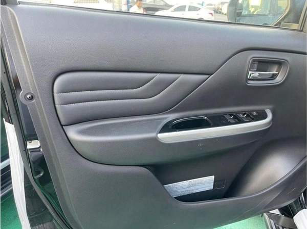 Mitsubishi L200 sportero deseil 4x4 full option automatic