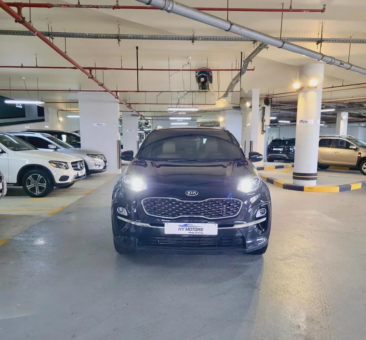 AGENCY SERVICE HISTORY PANORAMIC ROOF LEATHER SEAT CAMERA SCREEN FULL OPTION 2020 II GCC Specs-0-0