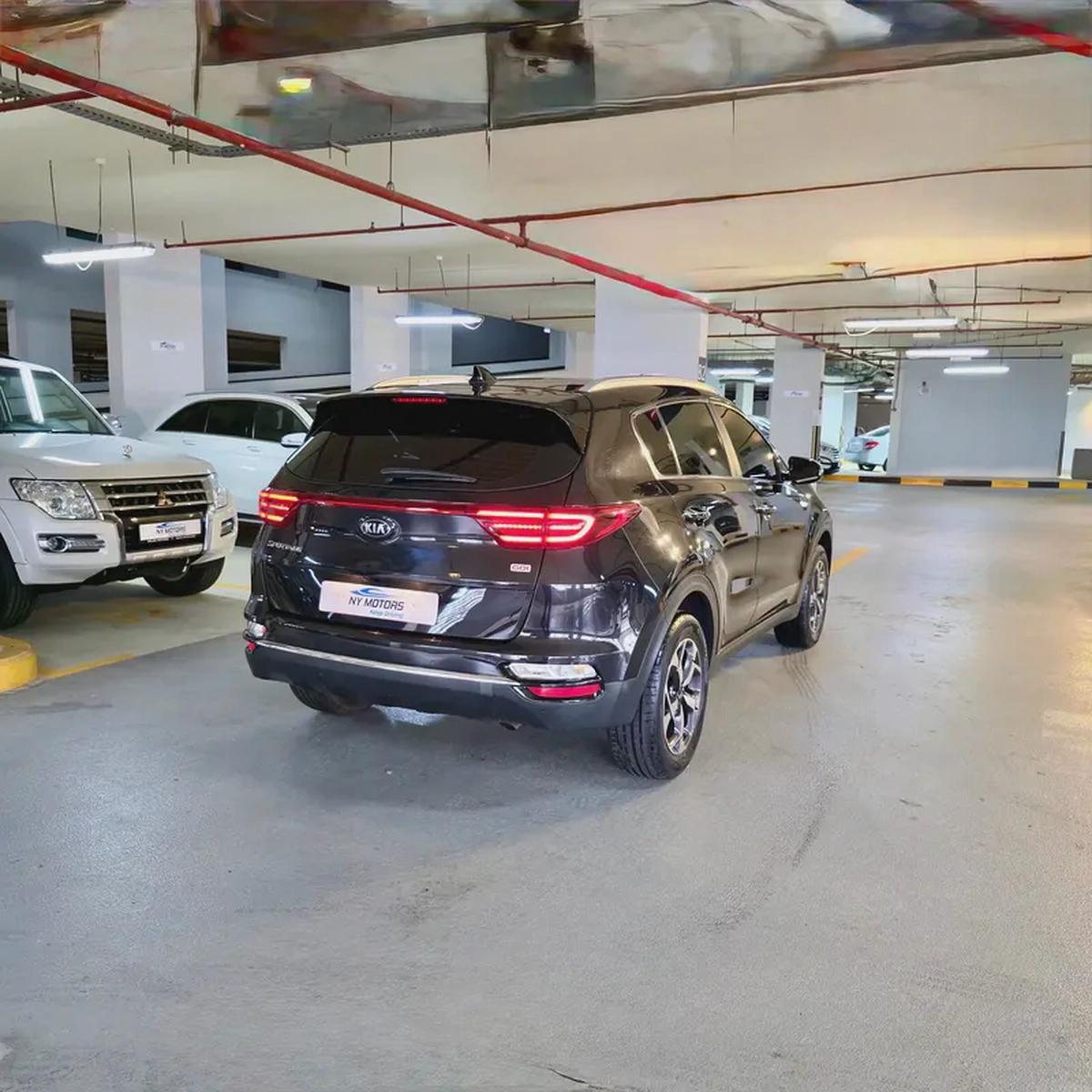 AGENCY SERVICE HISTORY PANORAMIC ROOF LEATHER SEAT CAMERA SCREEN FULL OPTION 2020 II GCC Specs-4-4