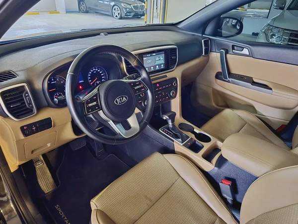 AGENCY SERVICE HISTORY PANORAMIC ROOF LEATHER SEAT CAMERA SCREEN FULL OPTION 2020 II GCC Specs