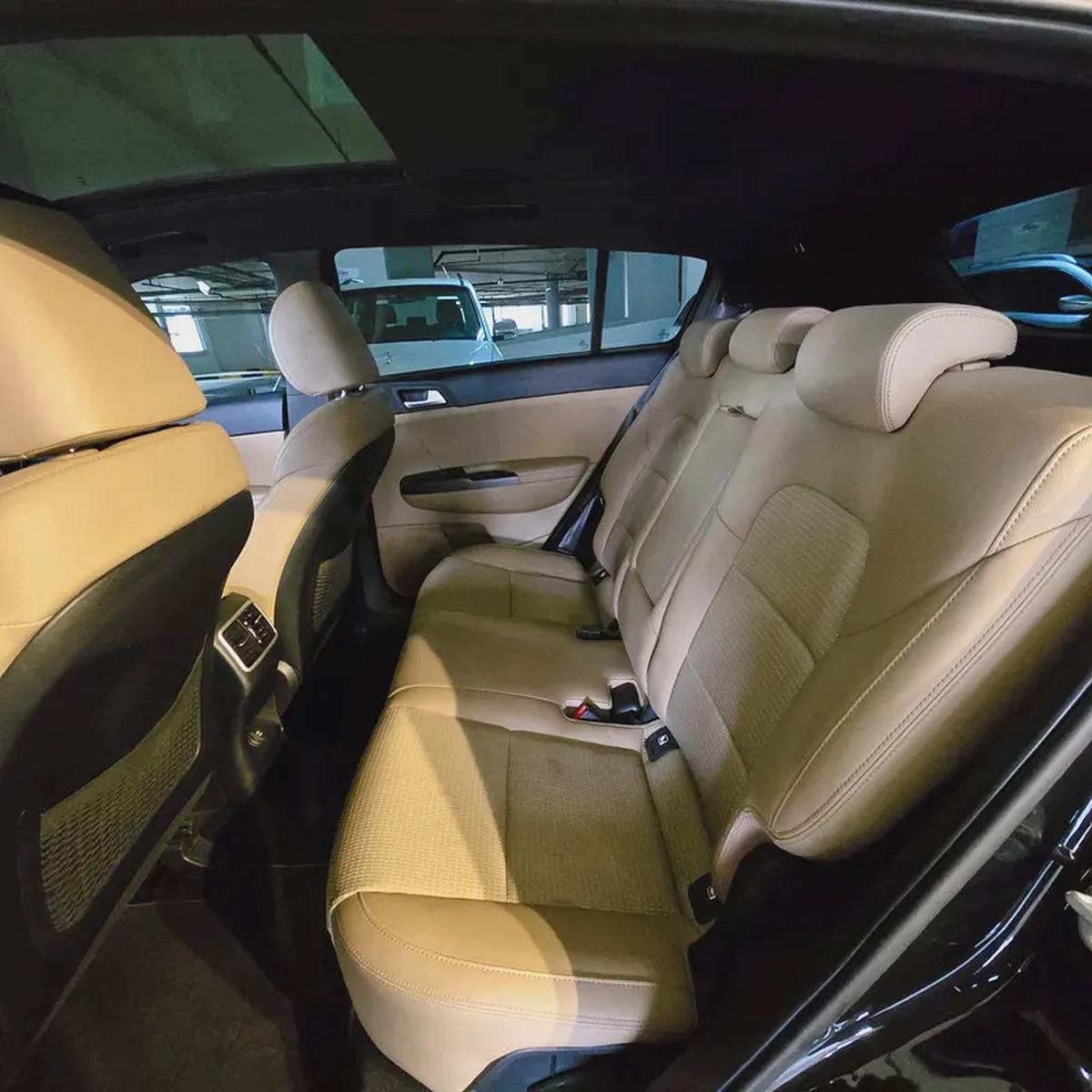 AGENCY SERVICE HISTORY PANORAMIC ROOF LEATHER SEAT CAMERA SCREEN FULL OPTION 2020 II GCC Specs-7-7