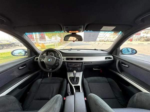 BMW | 323i | 2006 | ONLY | 80622 KM | JAPAN IMPORT | CLEAN TITLE