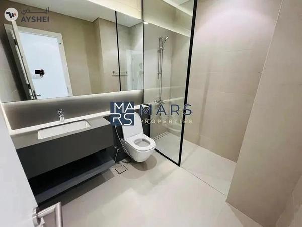 Spacious, Luxury 4 Bedroom End Corner Villa, with Two Living Room and Study Room