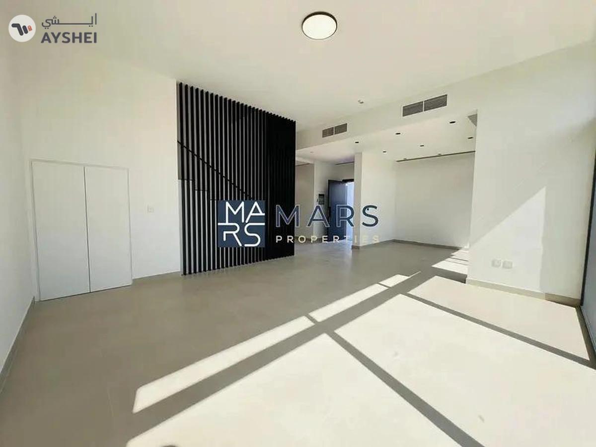 Spacious, Luxury 4 Bedroom End Corner Villa, with Two Living Room and Study Room-24-24