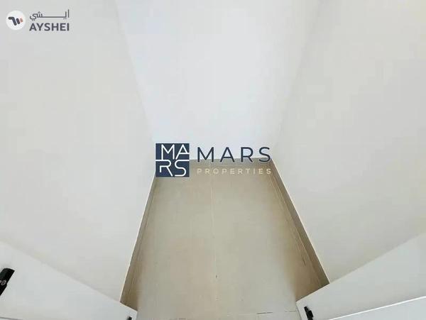 Spacious, Luxury 4 Bedroom End Corner Villa, with Two Living Room and Study Room