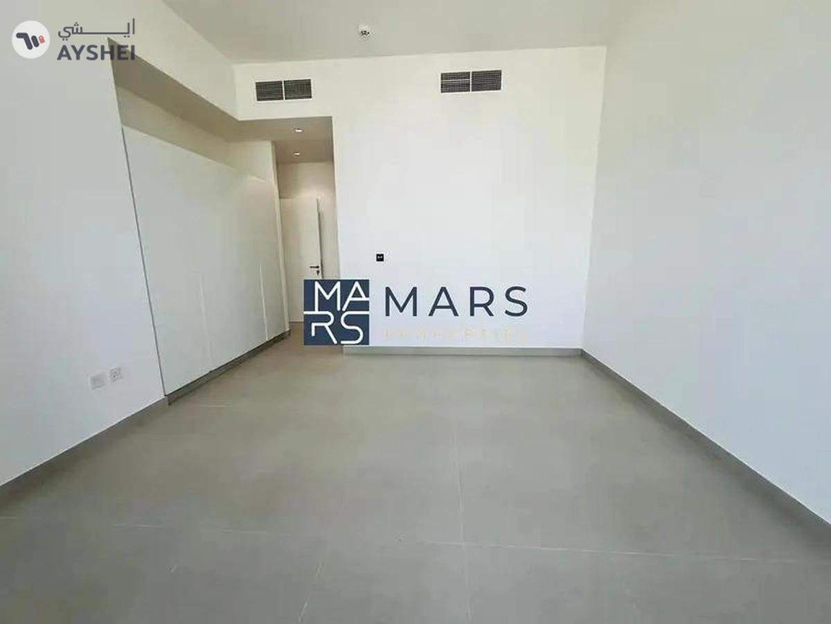 Spacious, Luxury 4 Bedroom End Corner Villa, with Two Living Room and Study Room-6-6