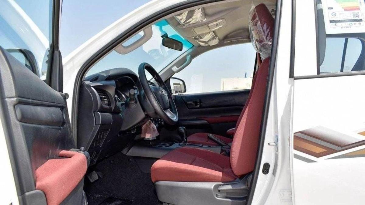 Toyota Hilux HILUX 2.7L AT PETROL 2024 MED OPTION-13-13
