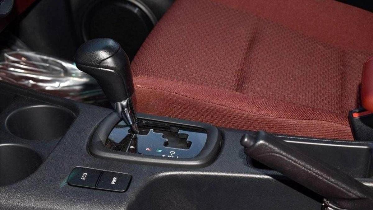 Toyota Hilux HILUX 2.7L AT PETROL 2024 MED OPTION-16-16