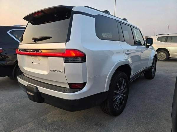 New Lexus GX550 2024