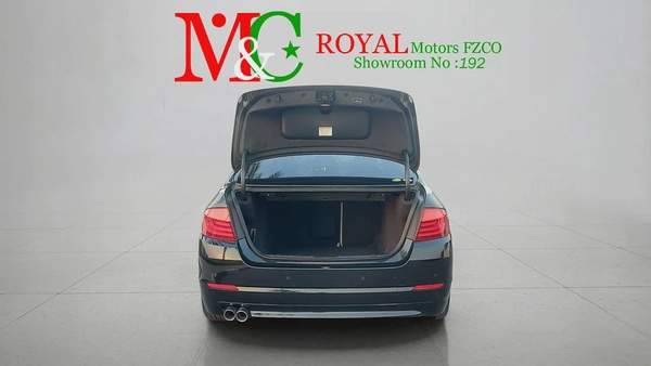 BMW 528i - 2010 - BLACK WITH BEIGE INTERIOR CLEAN CAR FRESH JAPAN IMPORT