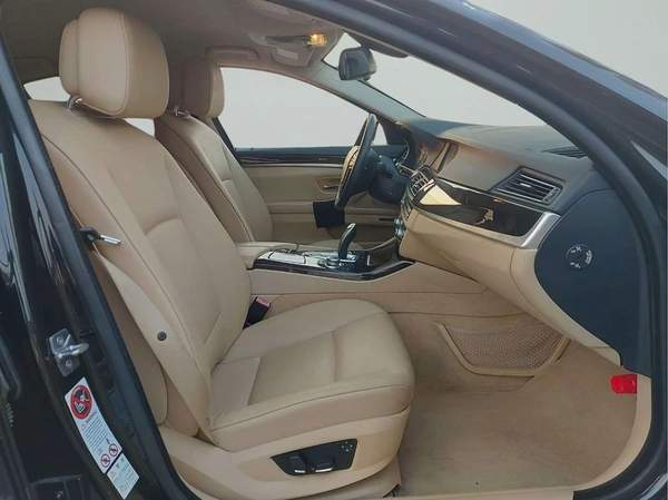 BMW 528i - 2010 - BLACK WITH BEIGE INTERIOR CLEAN CAR FRESH JAPAN IMPORT