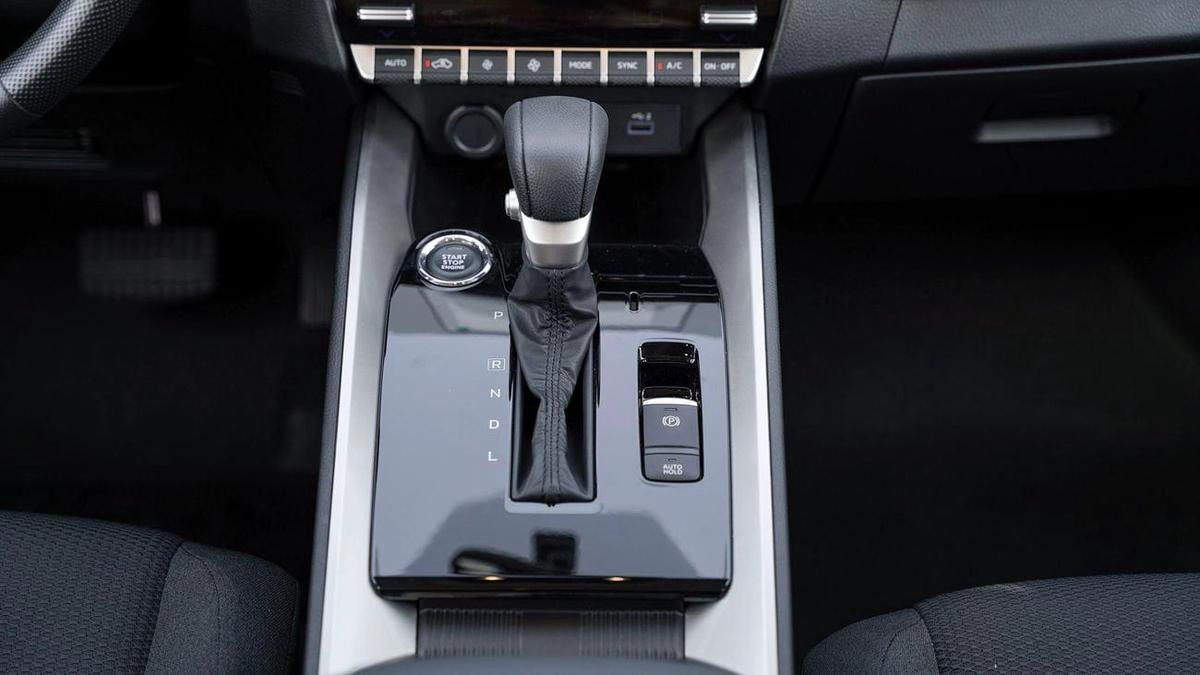 Mitsubishi Destinator Brand New 2026 Mitsubishi Destinator Medium Line 1.5L 7-Seater SUV GCC – Export Only-6-6